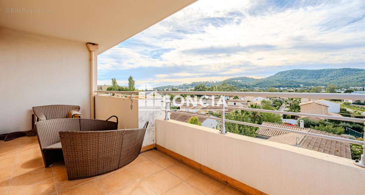 Appartement à HYERES