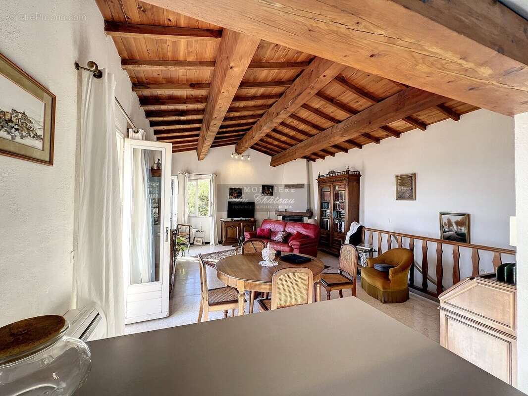 Maison à GORDES