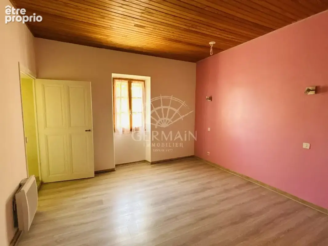Le Thor, à vendre, mas à rafraîchir avec double garage et dépendance sur environ 1600 m² de terrain. - photo 6