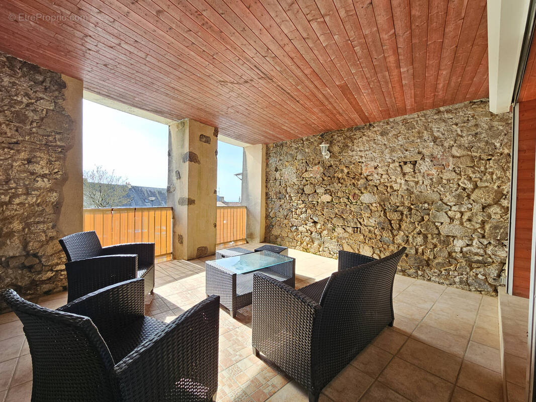 Maison à POUZAUGES