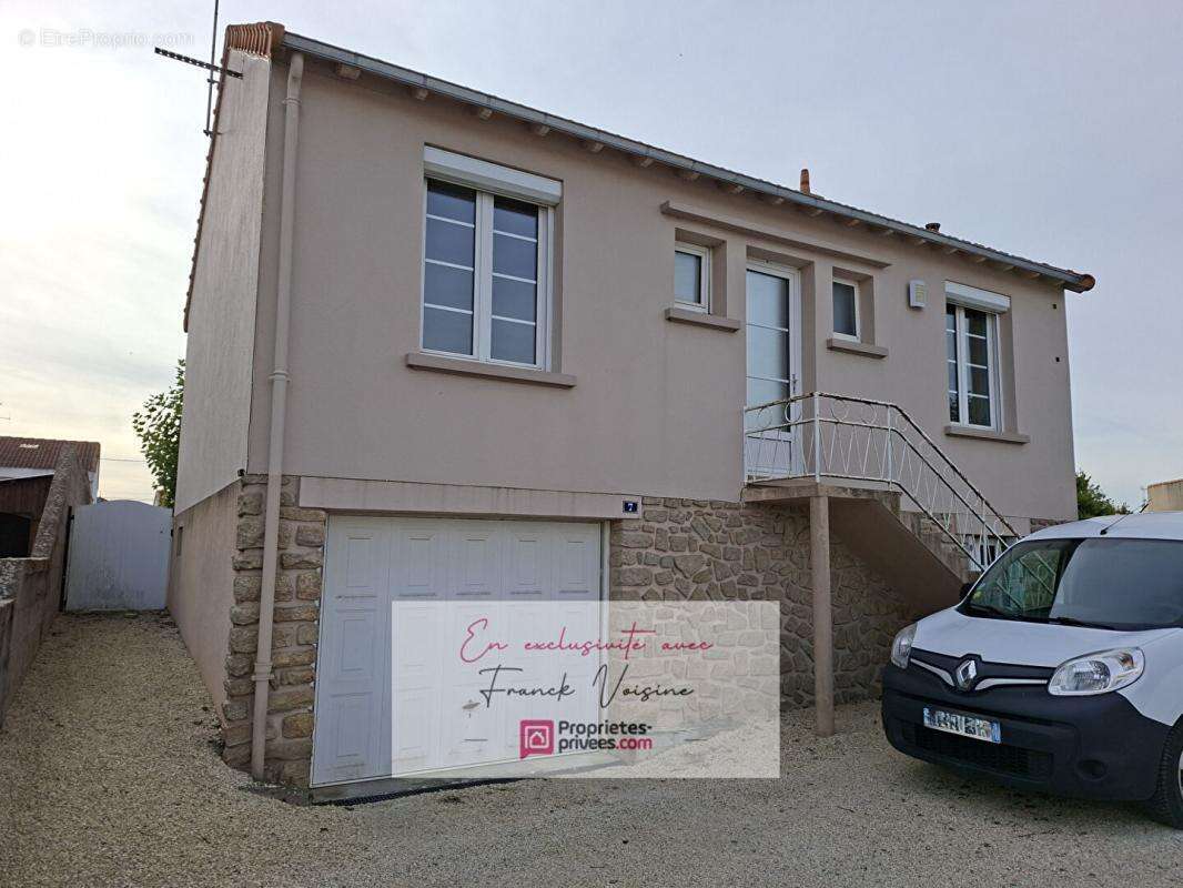 Maison à LES HERBIERS