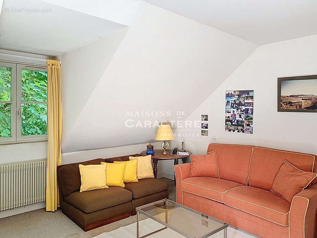 Maison à CRESPIERES