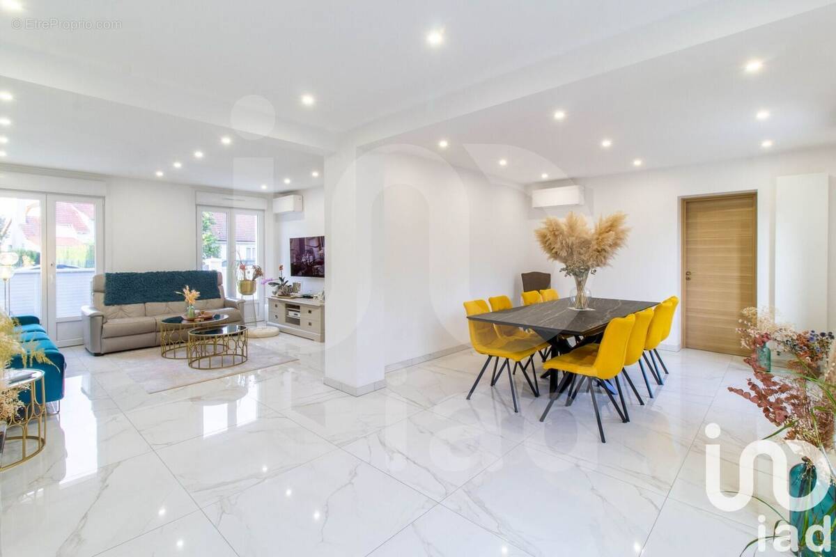 Photo 1 - Maison à THOUROTTE