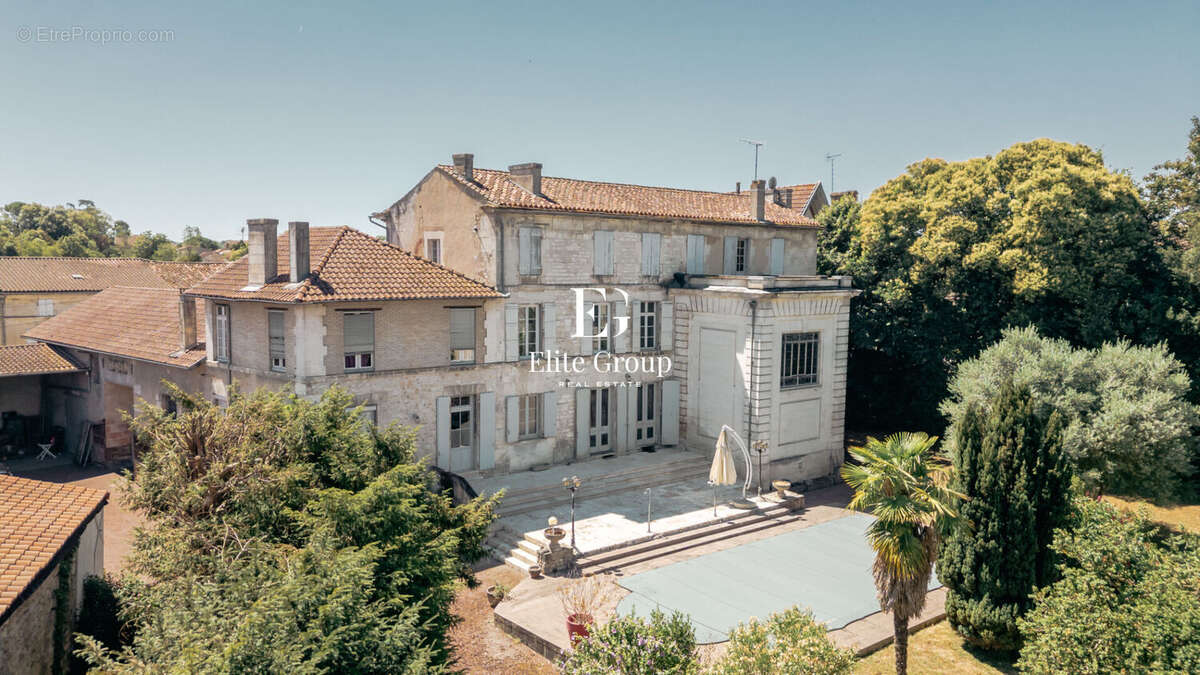 Maison à CHATEAUNEUF-SUR-CHARENTE