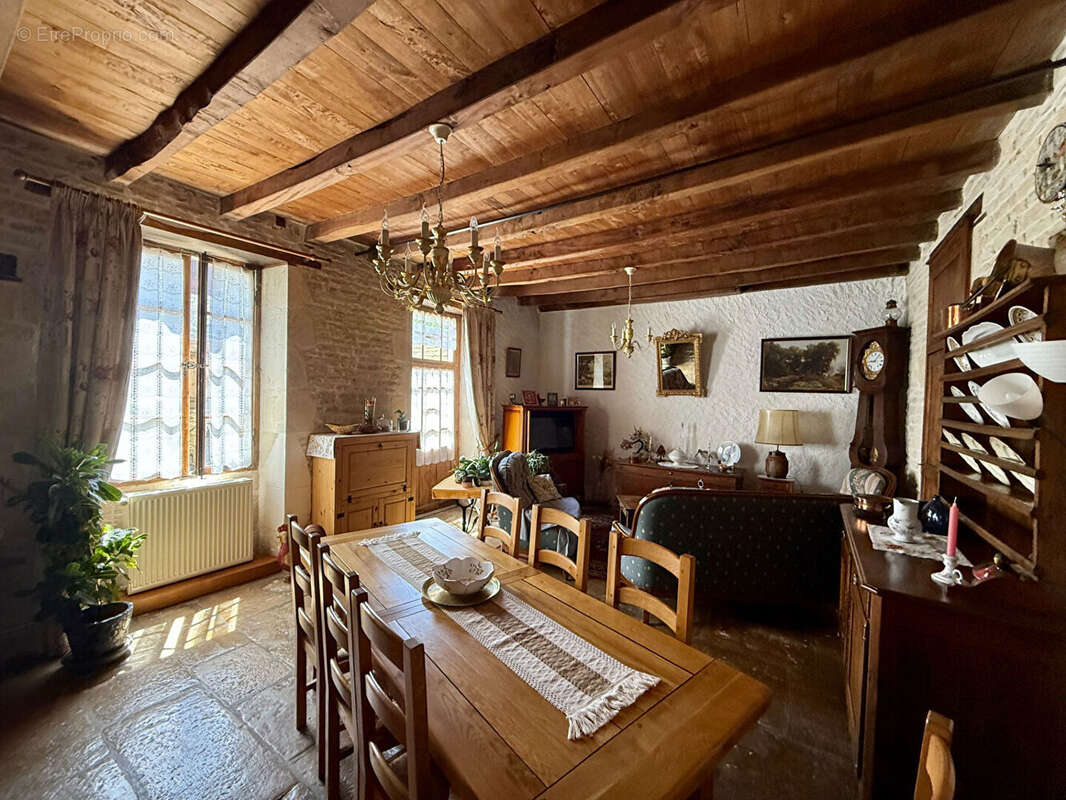 Maison à CHIZE
