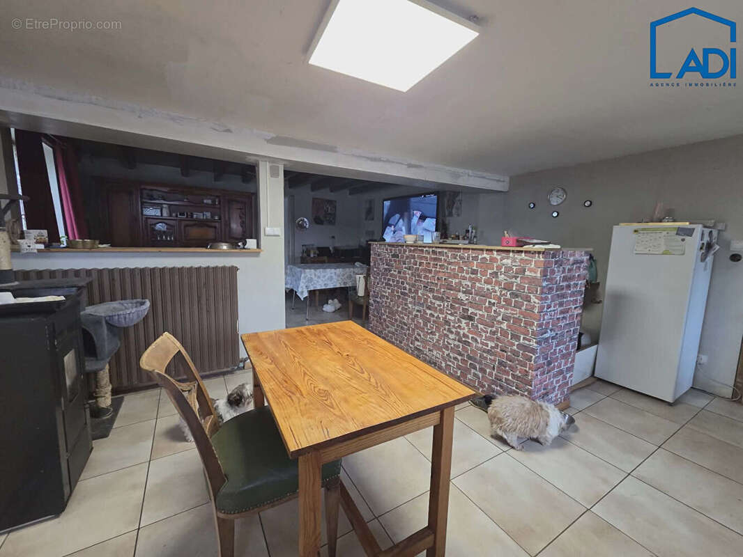 Maison à FOMPERRON