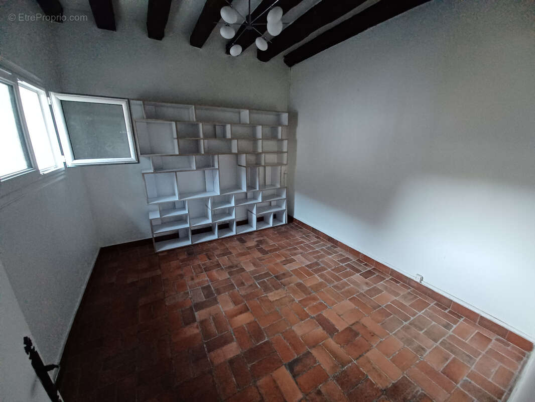 Maison ancienne indépendante, 123m2 hab, T7 avec terrain d'env 2758m2. - photo 13