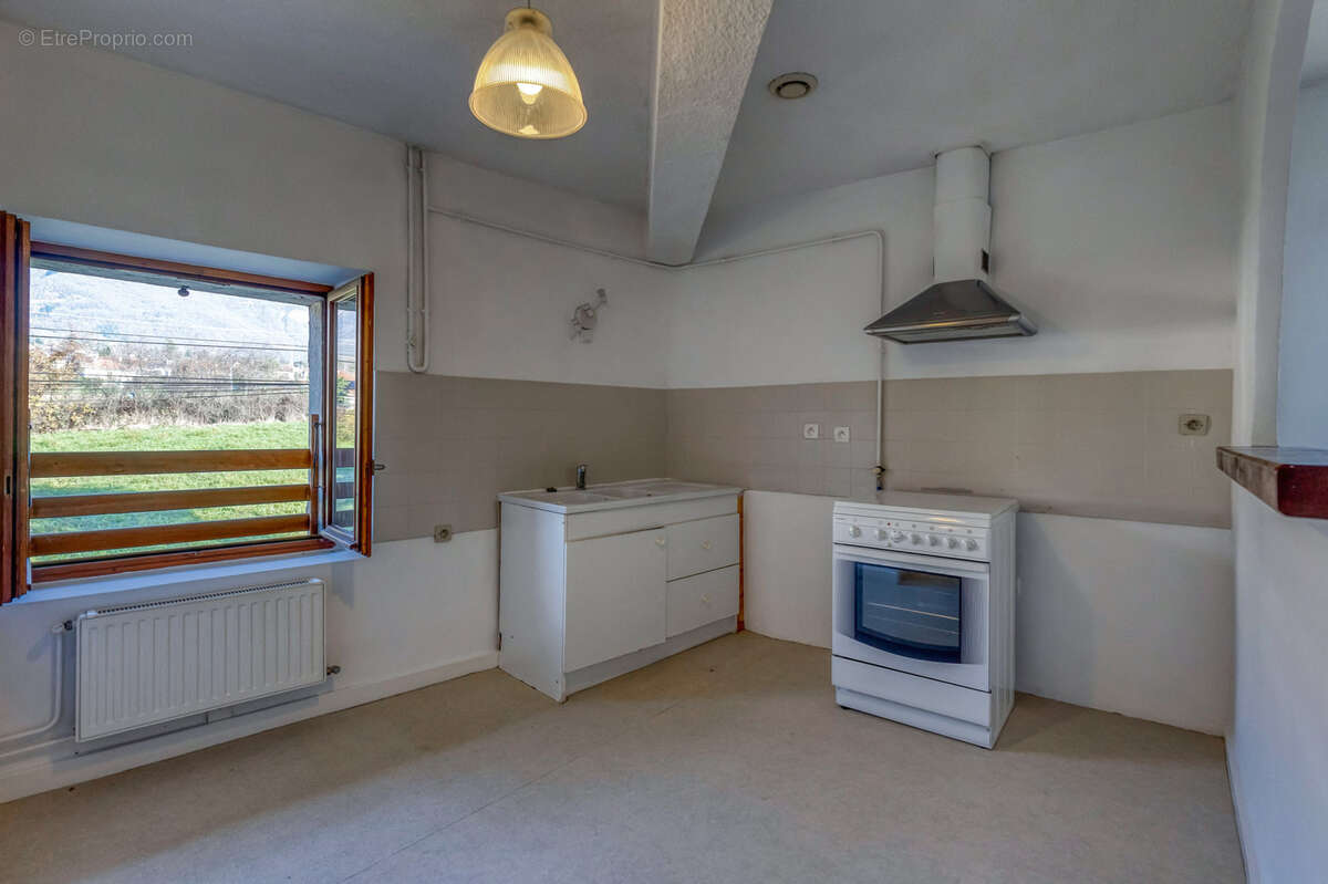 Appartement à SAINT-NAZAIRE-LES-EYMES