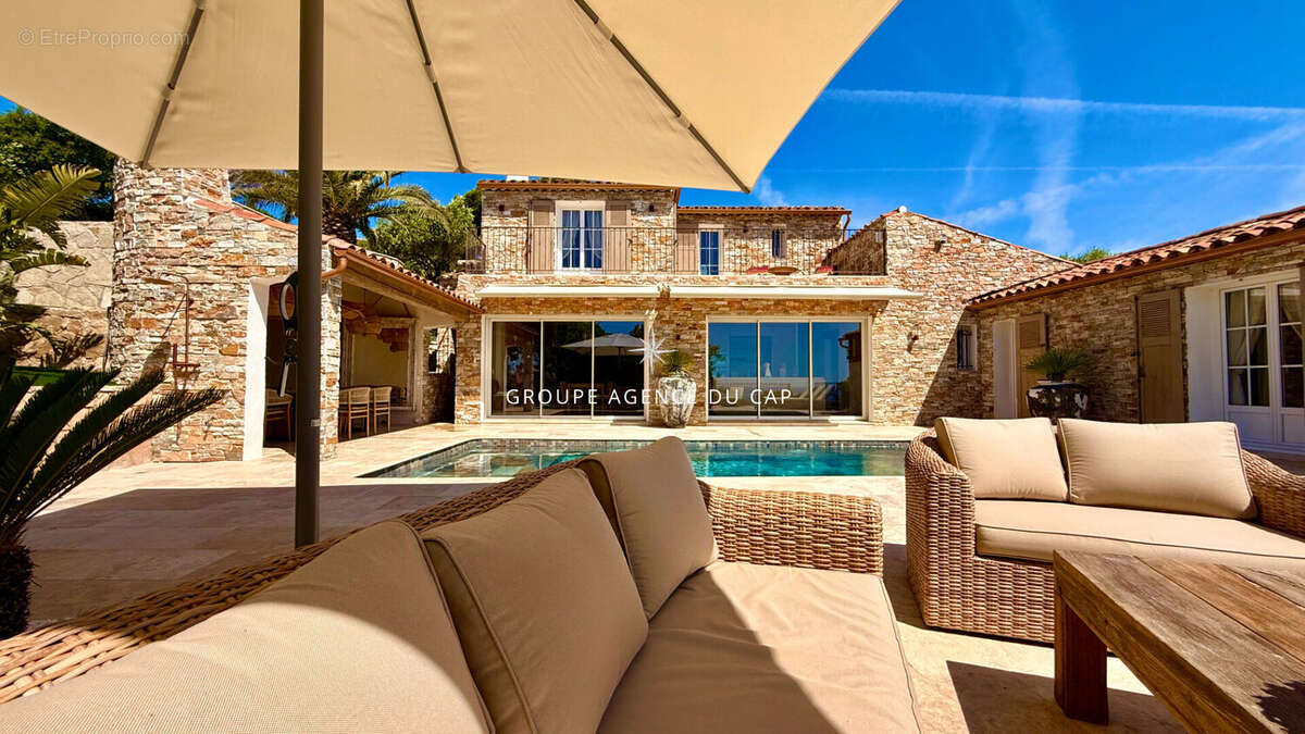 Maison à LES ISSAMBRES