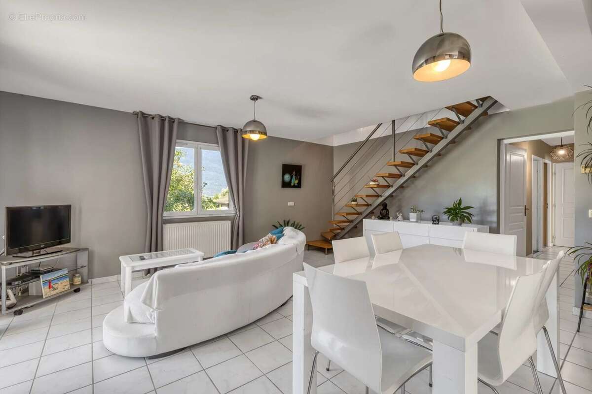 Maison à VOGLANS