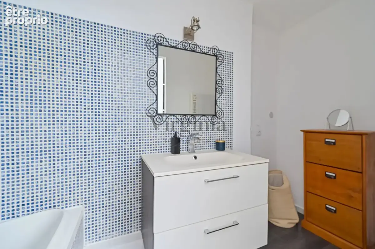 Maison de ville en duplex - Garage - 2 chambres - À deux pas du métro et du marché - photo 8