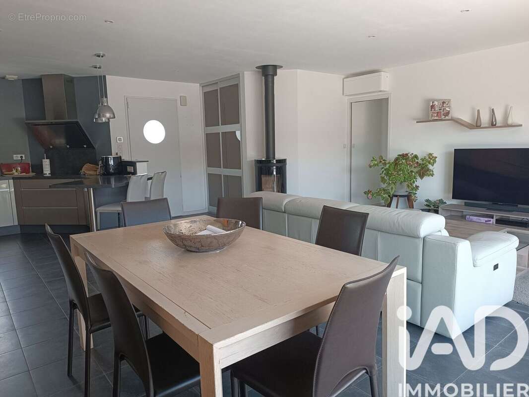 Maison 116 m² à Vaire  - photo 4