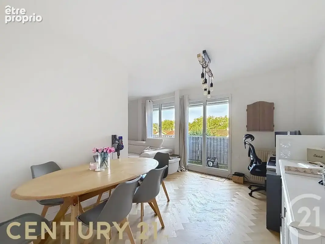 Appartement 3 pièces 69 m² à vendre à Rillieux-La-Pape (69140) - photo 2