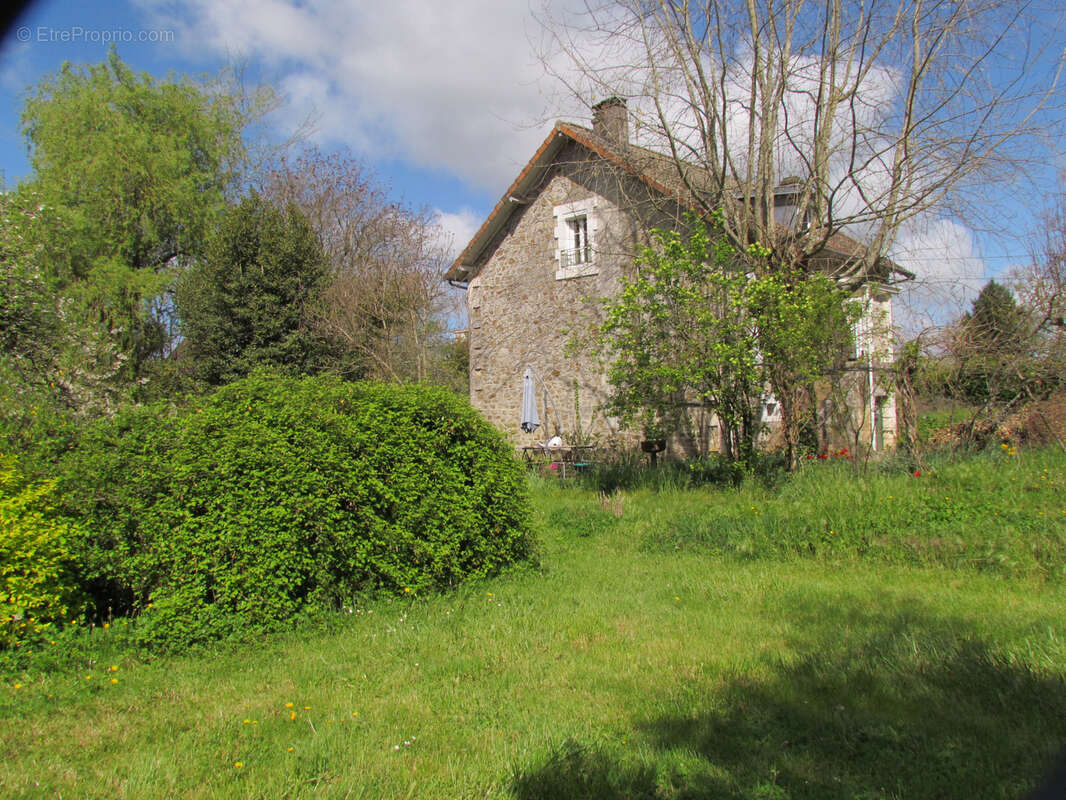 Maison à THIVIERS