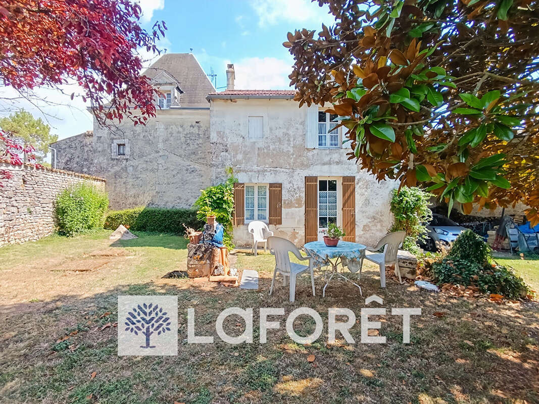 Maison à MAZEROLLES