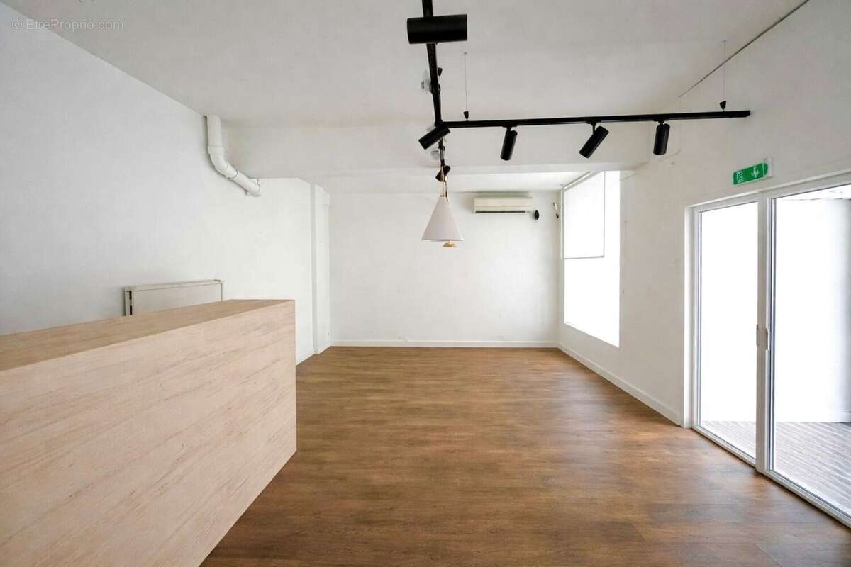 Photo 2 - Commerce à SAN-MARTINO-DI-LOTA