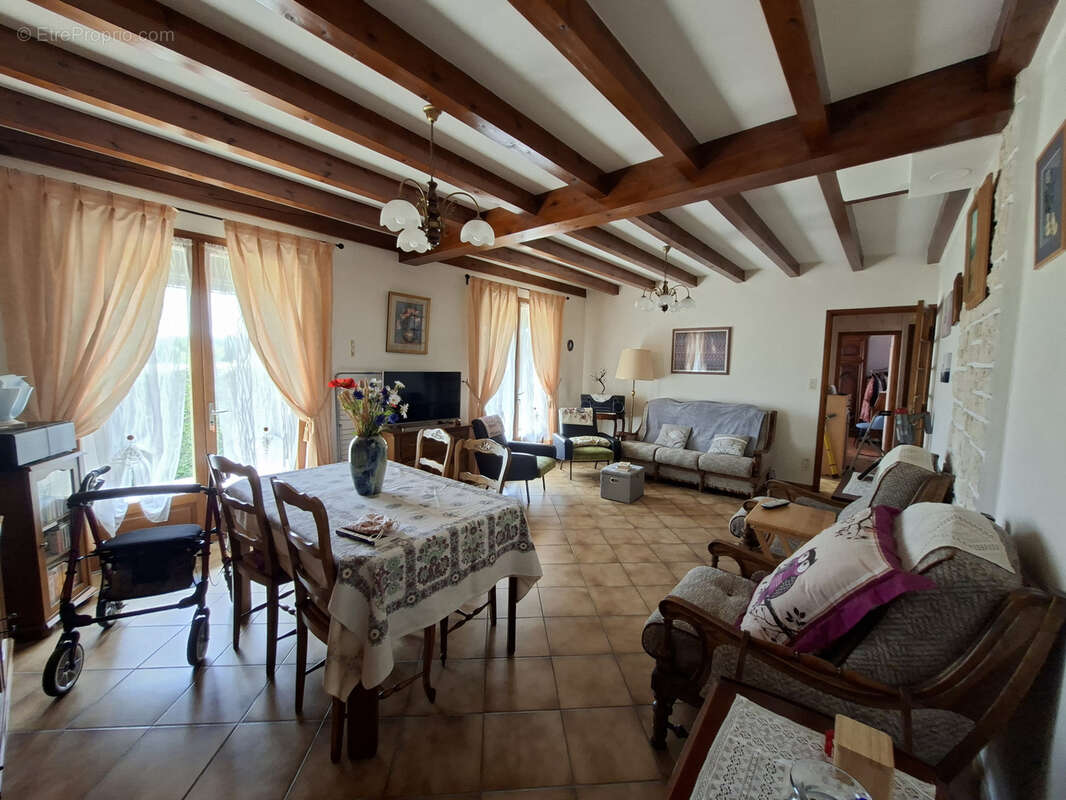 Maison à LE CENDRE