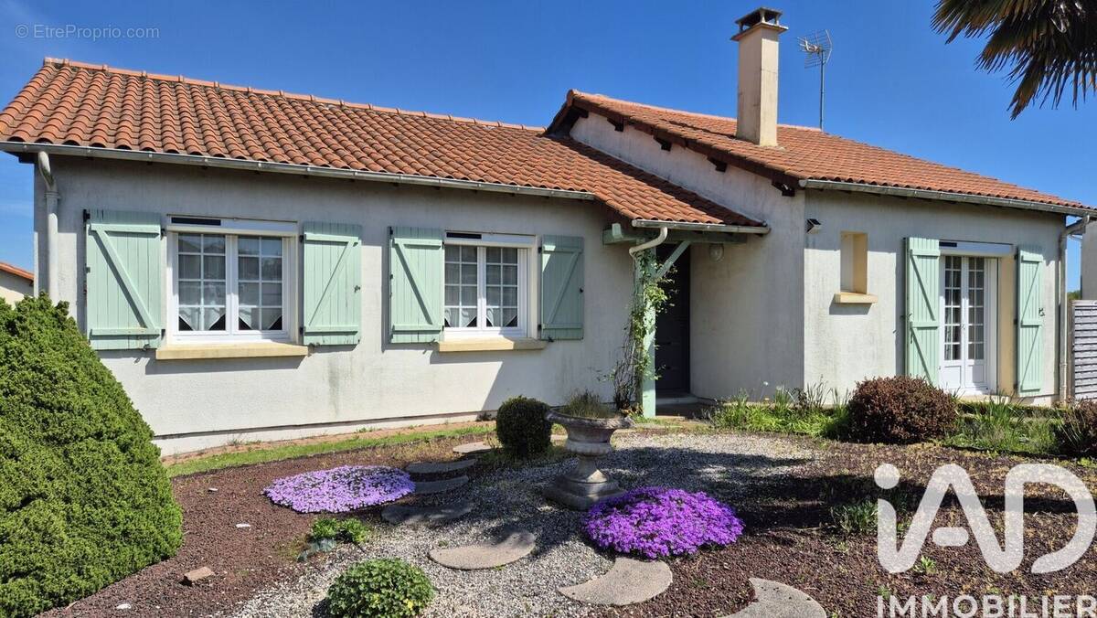 Photo 1 - Maison à LA TESSOUALLE