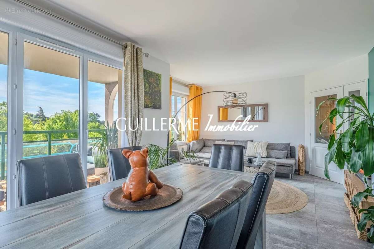 Appartement à TASSIN-LA-DEMI-LUNE