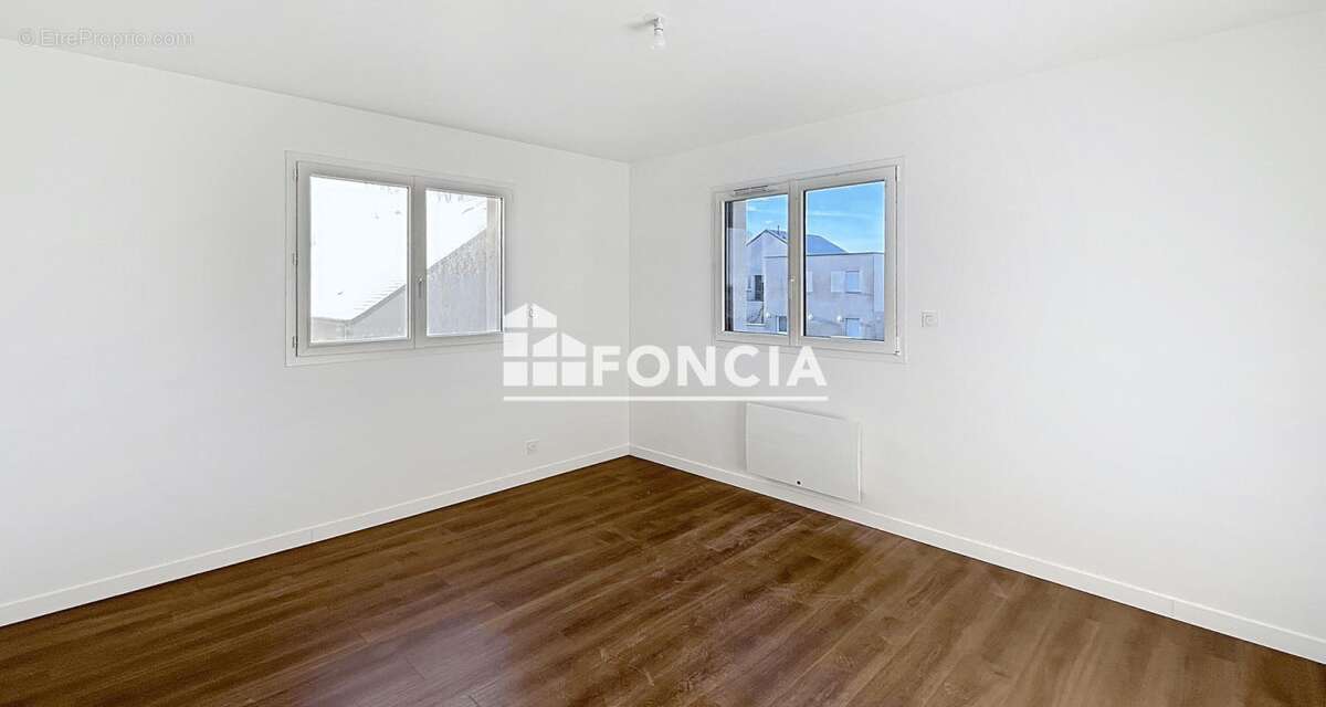 Maison à FONTAINE-ETOUPEFOUR