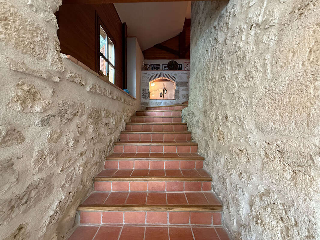 Maison à SAINTE-COLOMBE-DE-VILLENEUVE