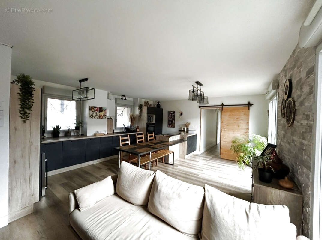 Appartement à SAINT-PRIEST