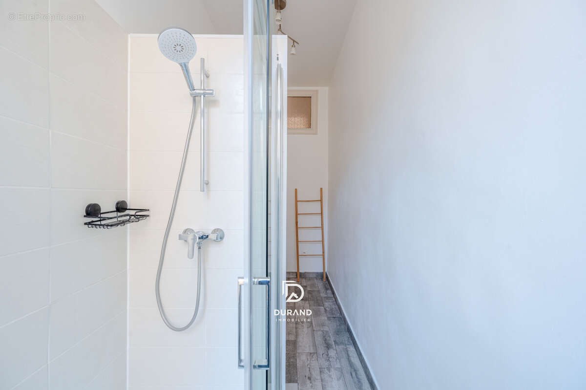 Appartement à MARSEILLE-6E