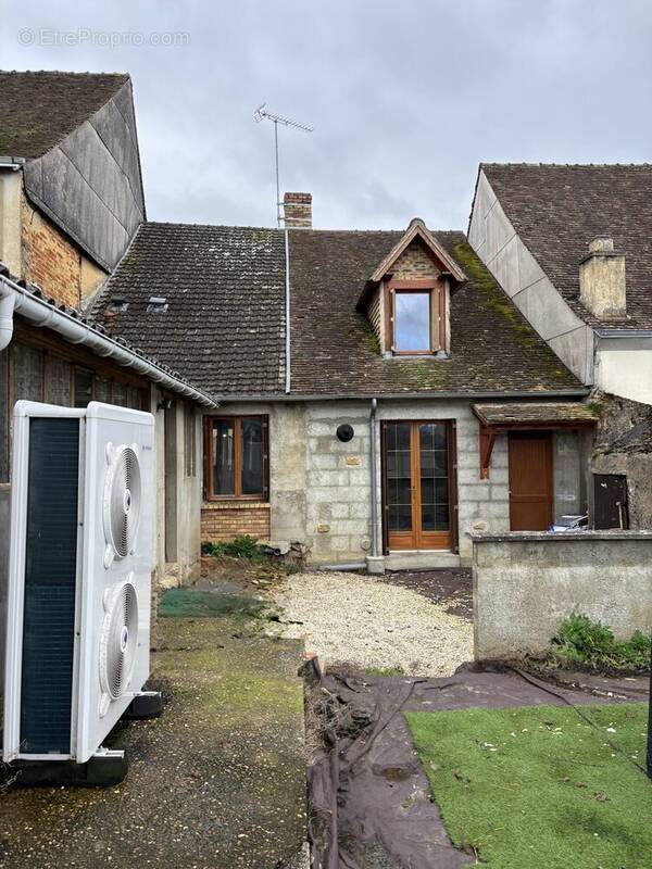 Maison à BONNETABLE