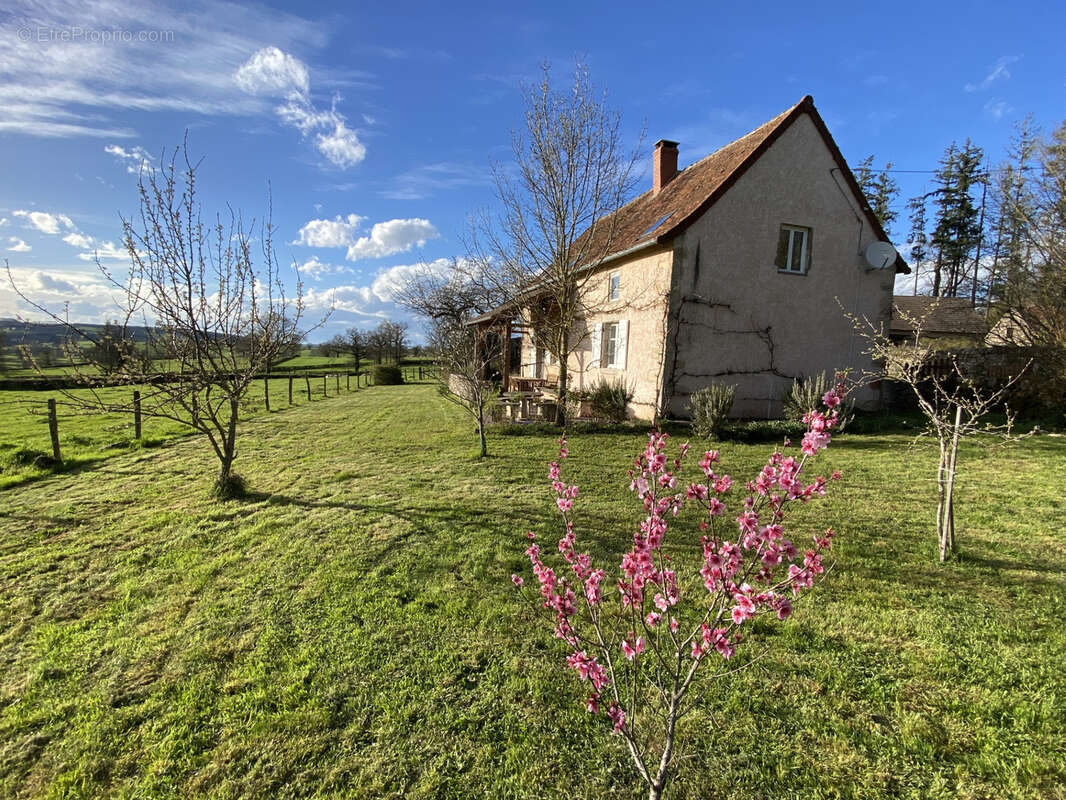 Maison à CHAROLLES