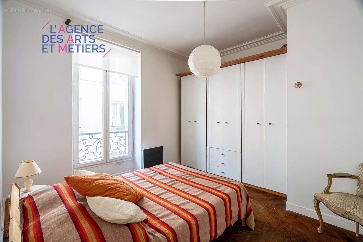 Appartement à PARIS-3E