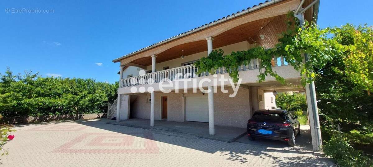 Maison 148 m² à Saint-Rambert-D'albon  - photo 15