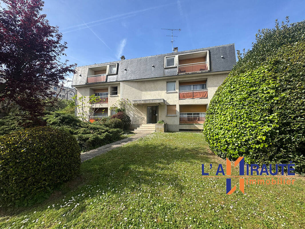 Appartement à HOUILLES