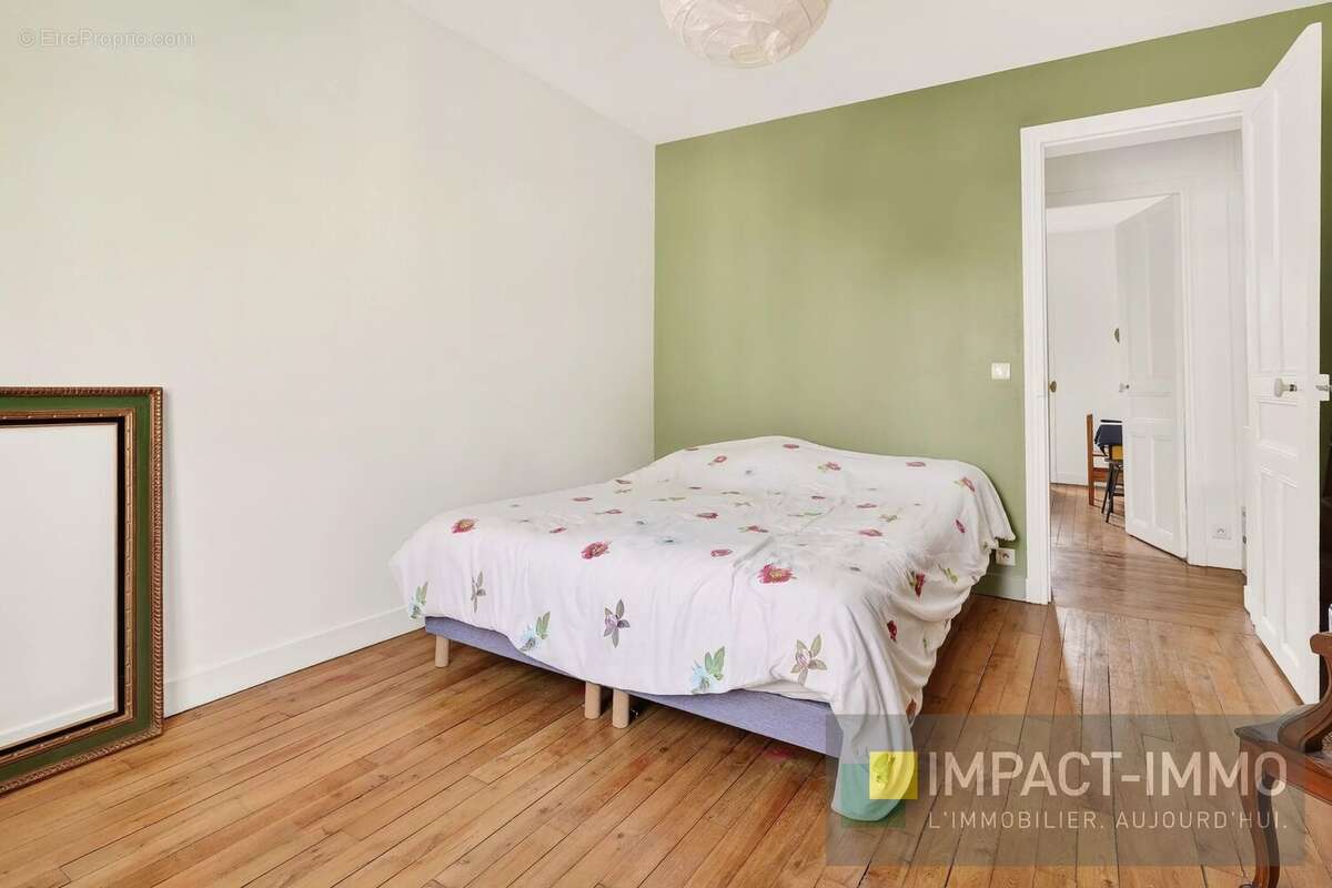 Appartement à COURBEVOIE