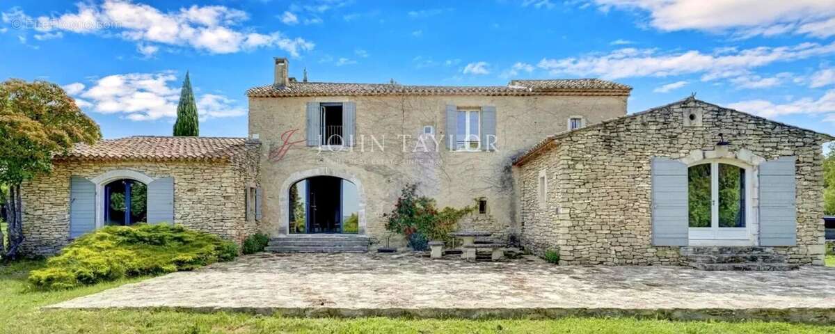 Maison à MENERBES