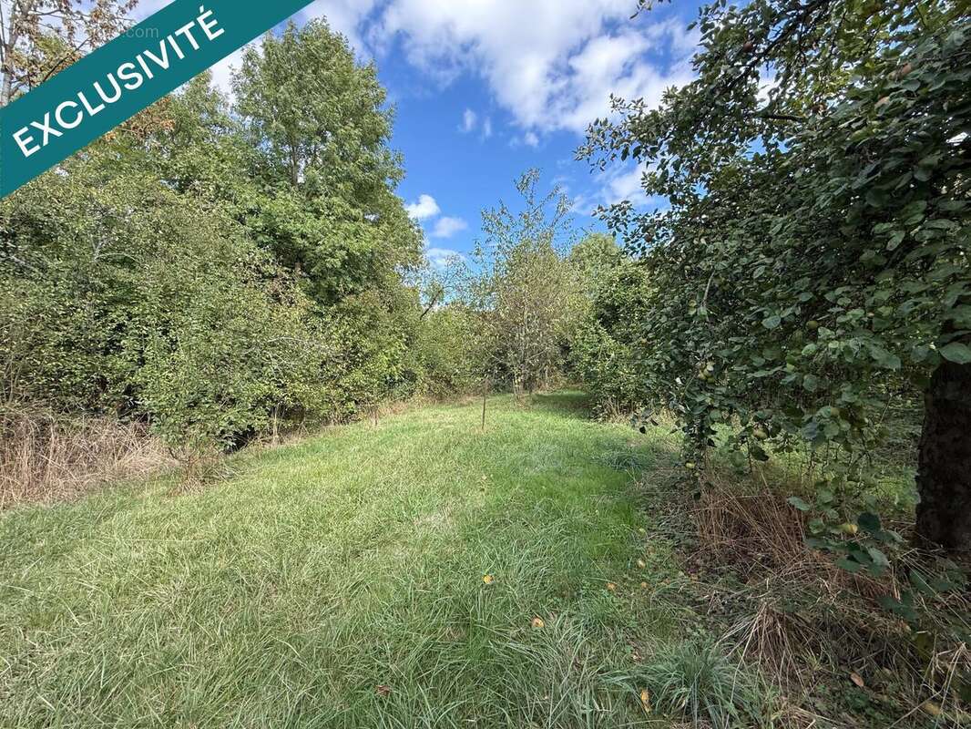 Photo 2 - Terrain à LES MONTHAIRONS