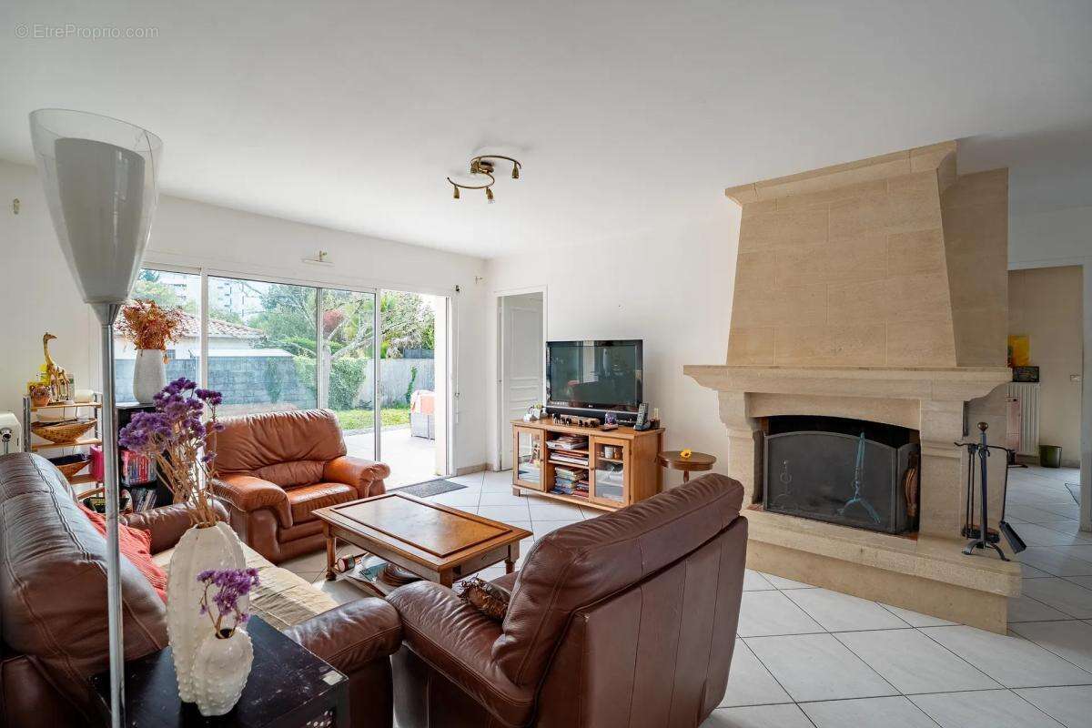 Maison à BLANQUEFORT