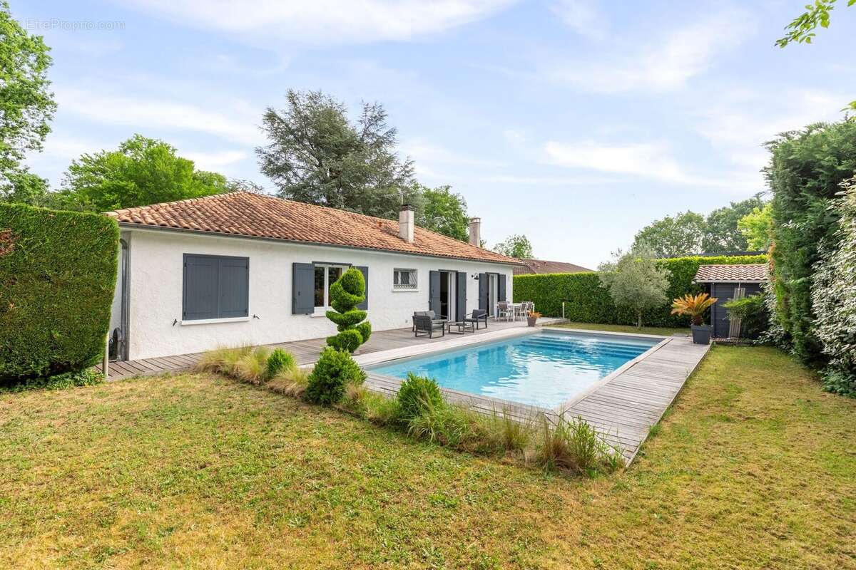 Maison à CAMBLANES-ET-MEYNAC
