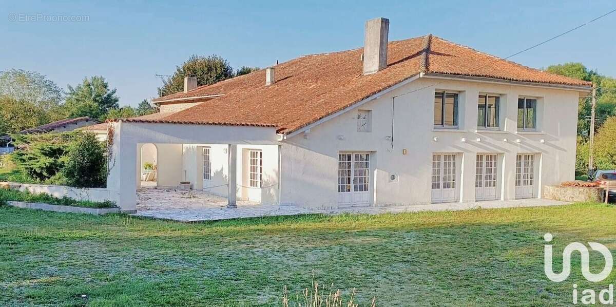 Photo 2 - Maison à CHASSENON