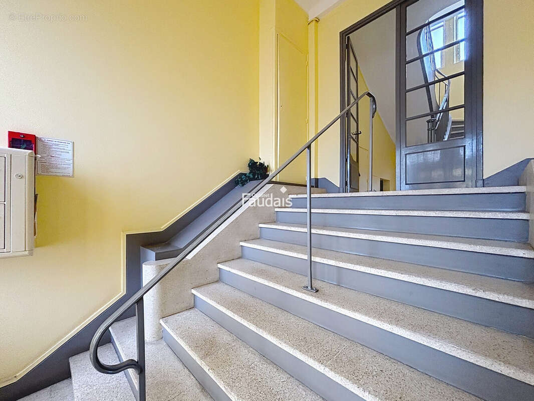Appartement 65 m² à Saint-Lo  - photo 7