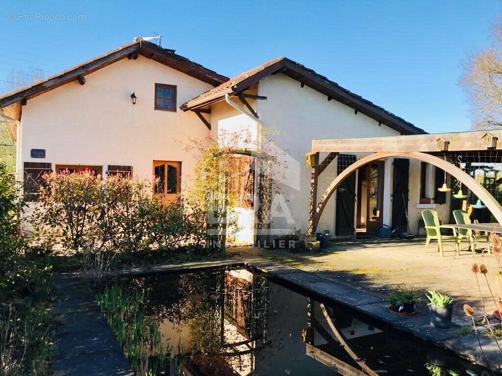 Maison à CASTELNAU-RIVIERE-BASSE