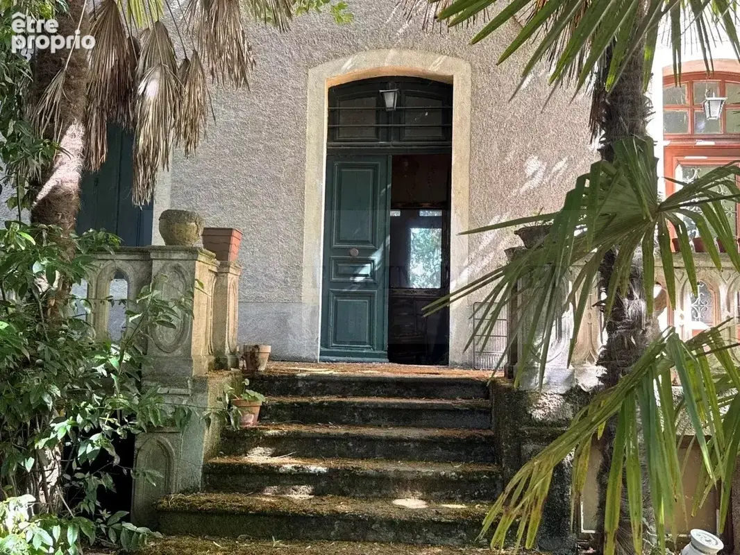 Propriété en pierre du XVIIIe siècle de 540 m² avec dépendances et jardin de 1989 m². - photo 18