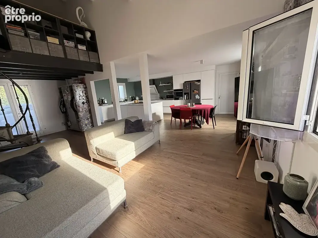 PAREMPUYRE - Charmante maison de plain-pied avec piscine, véranda & DPE B - photo 2