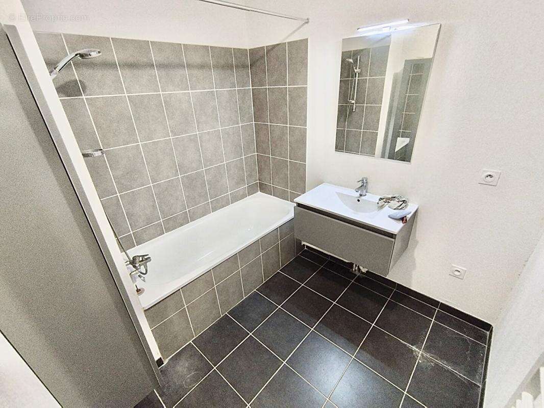 Appartement à JUVIGNAC