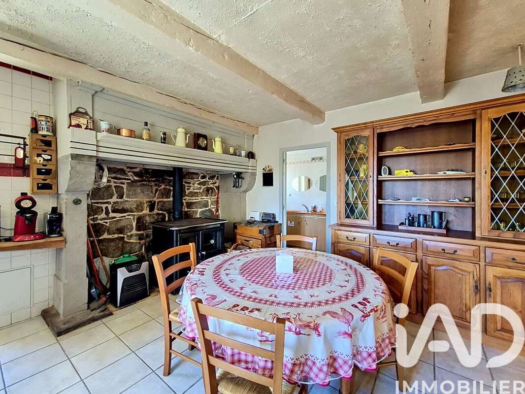 Maison 161 m² à Chastreix  - photo 7