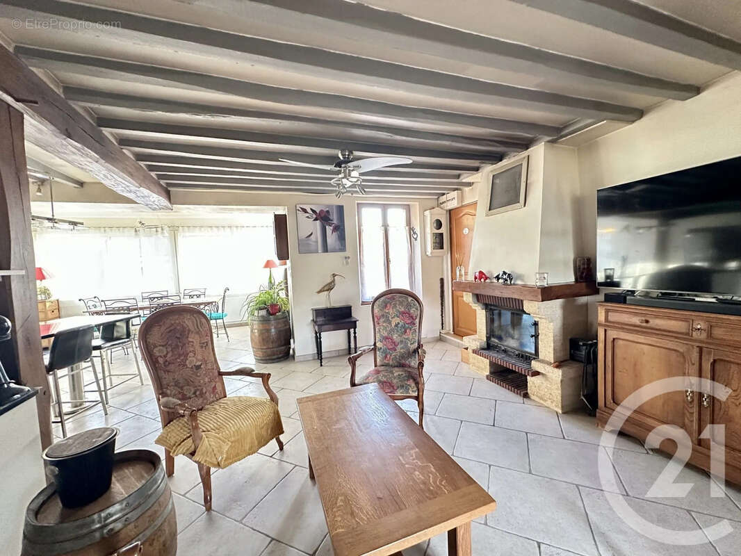 Maison à YEVRES
