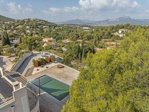 Maison à CARQUEIRANNE