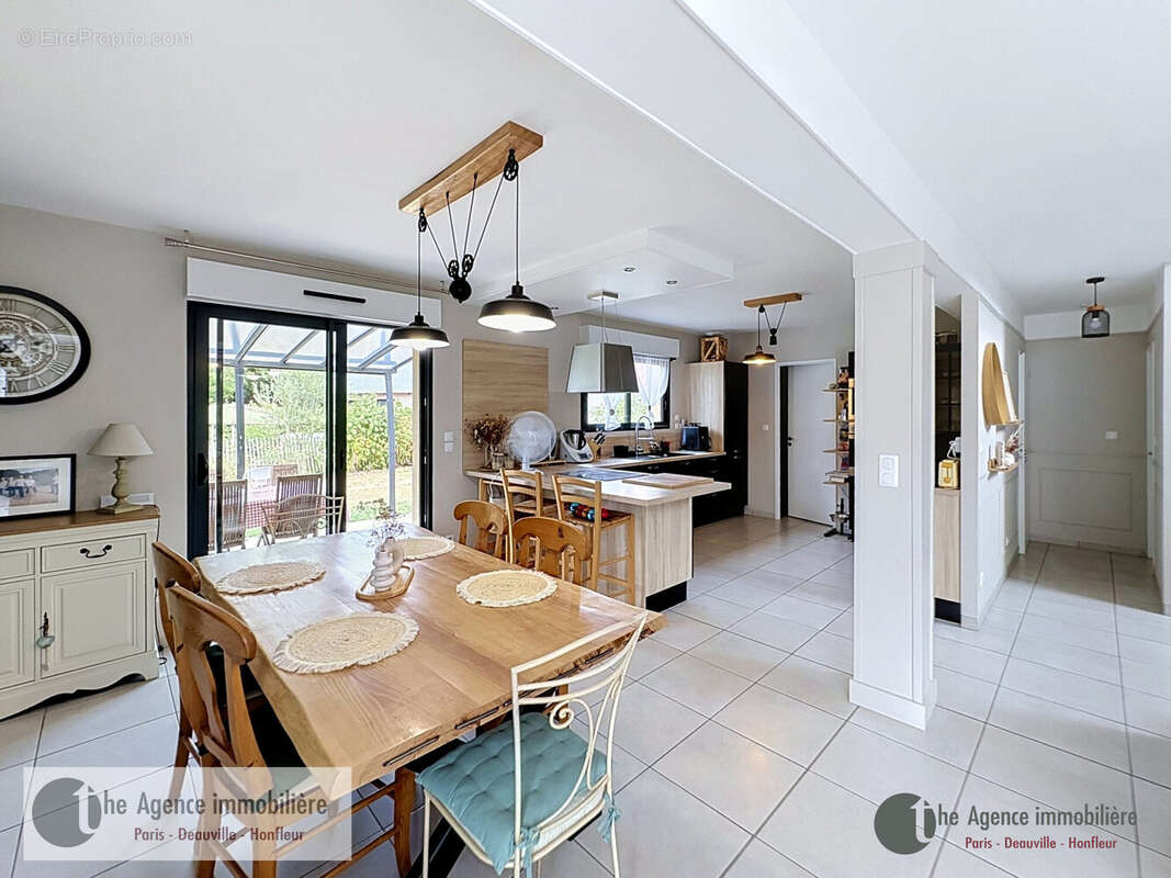 Maison 134 m² à Fiquefleur-Equainville  - photo 4