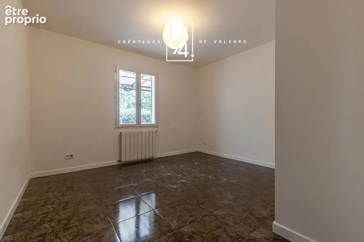 À la vente, villa familiale t5 + t3, terrain paysagé & piscine à lauris 84360 - photo 15