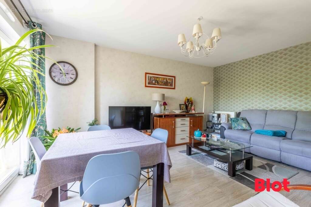 Appartement à THORIGNE-FOUILLARD