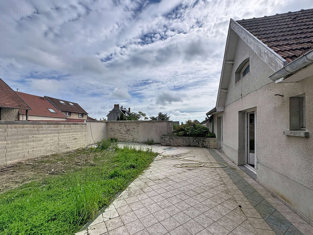 Maison à MERFY